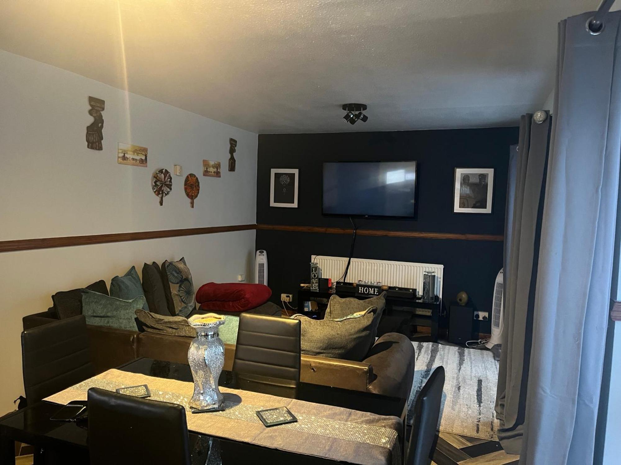 Queenomega'S Home Stay Londen Buitenkant foto