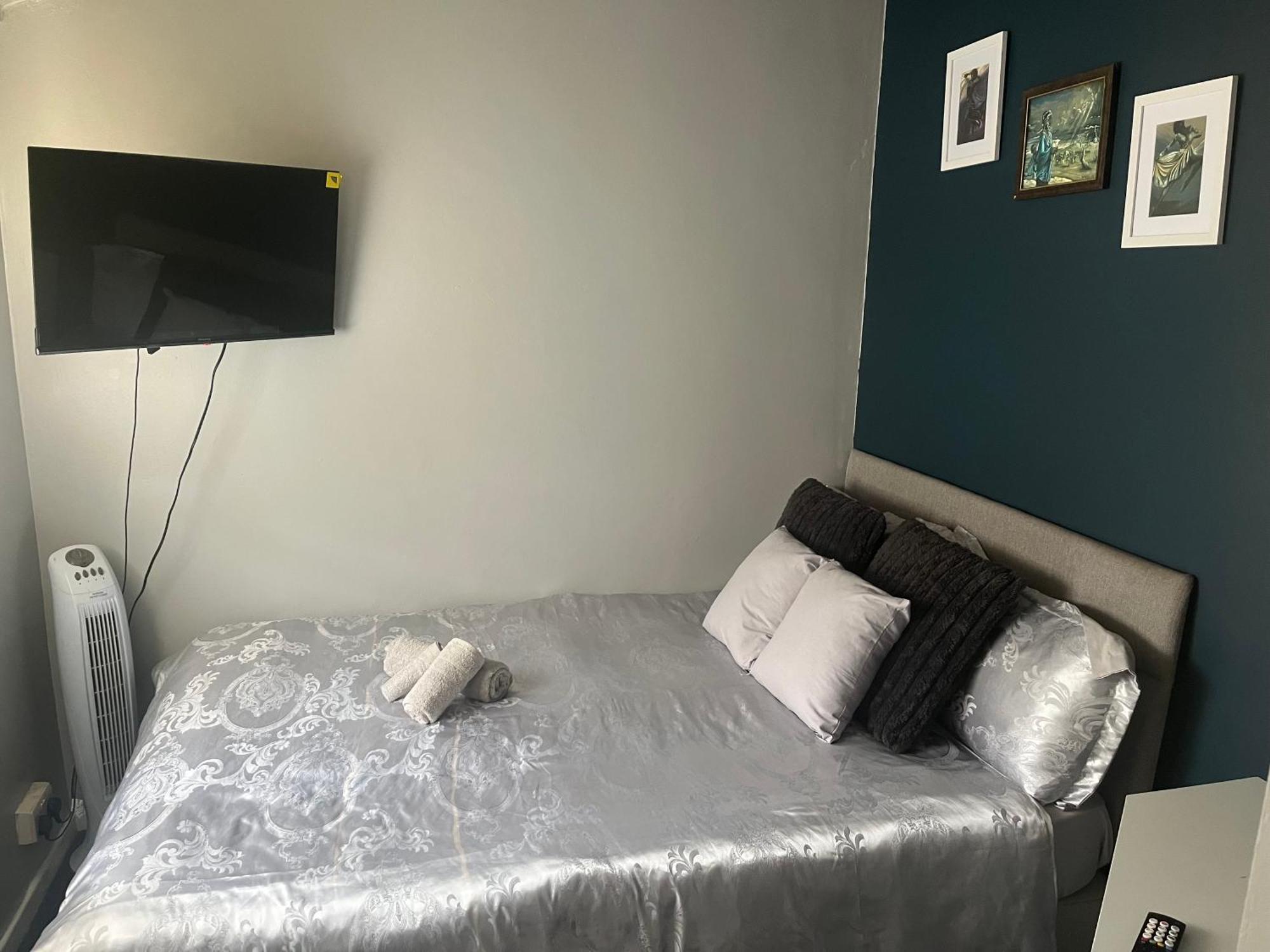 Queenomega'S Home Stay Londen Buitenkant foto