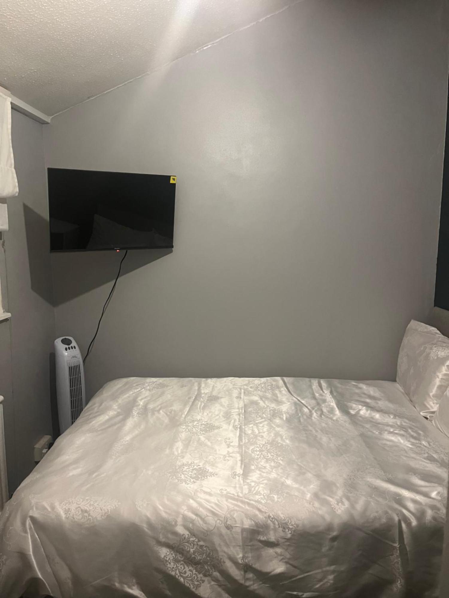 Queenomega'S Home Stay Londen Buitenkant foto